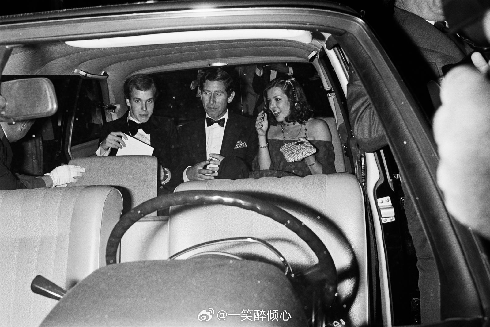 英国王室1977年4月29日，威尔士亲王查尔斯王储在摩纳哥蒙特卡洛巴黎酒店参
