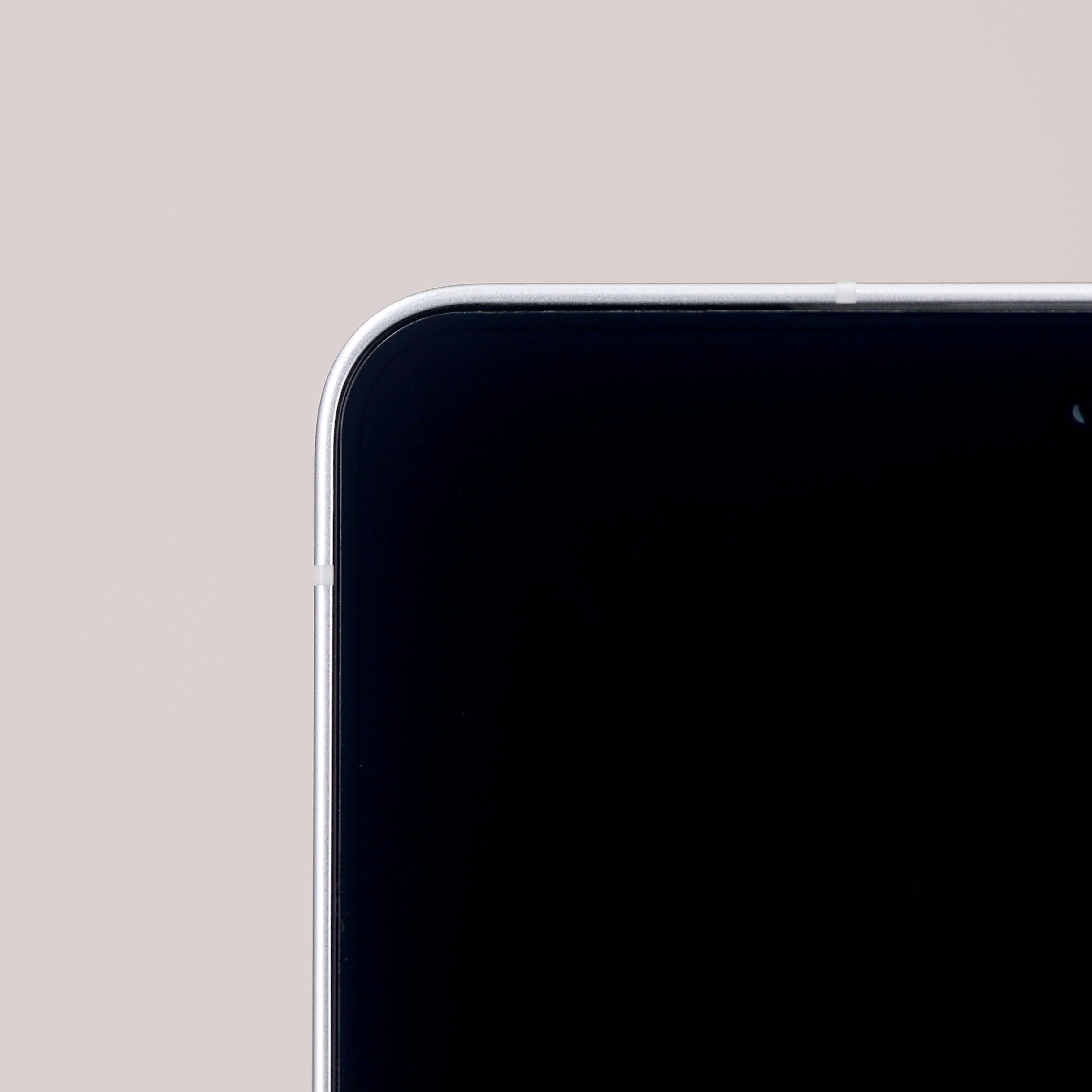 S26Ultra目前上架了一款PETAR膜，只有2.7g左右的重量