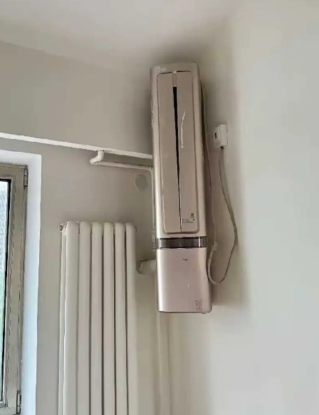 你崩溃了吗？这空调也太丑了，还是上万块的？