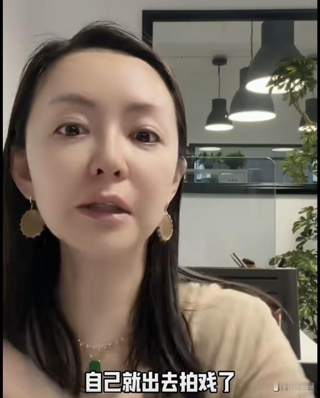 许榕真为什么在直播间情绪激动？谈及儿子教育问题，许榕真坦言自己希望儿子可以独立