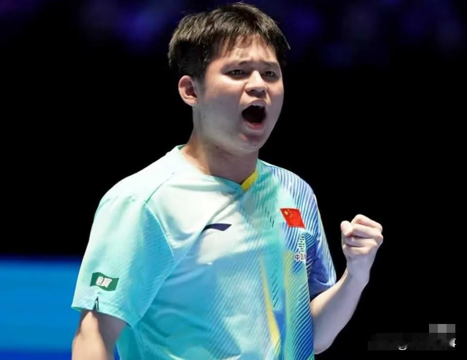 新加坡大满贯下午场打完，国乒几个人表现真不一样。王曼昱状态直接拉满，三局碾