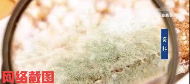 商丘有女子在家弄玉米。没有想到玉米竟把她的身体遭了殃，女子在接触玉米后，身体