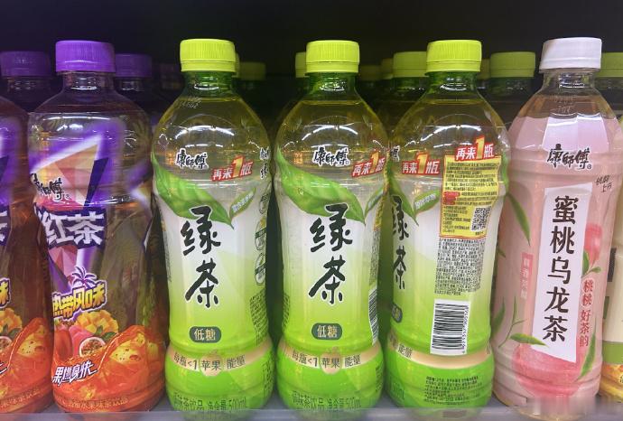 康师傅冰红茶被移出商超C位商家称康师傅冰红茶一天卖不完一箱近期，新黄河记者走访