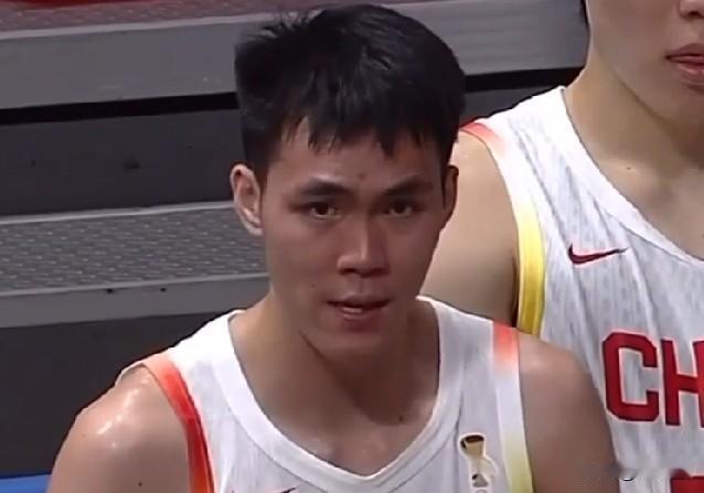 朱芳雨谈庞峥麟：“庞峥麟的表现很惊艳。我觉得，中国男篮就需要庞峥麟这样的新人