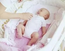 新妈莫慌, 轻松掌握帮宝宝穿衣服小技巧