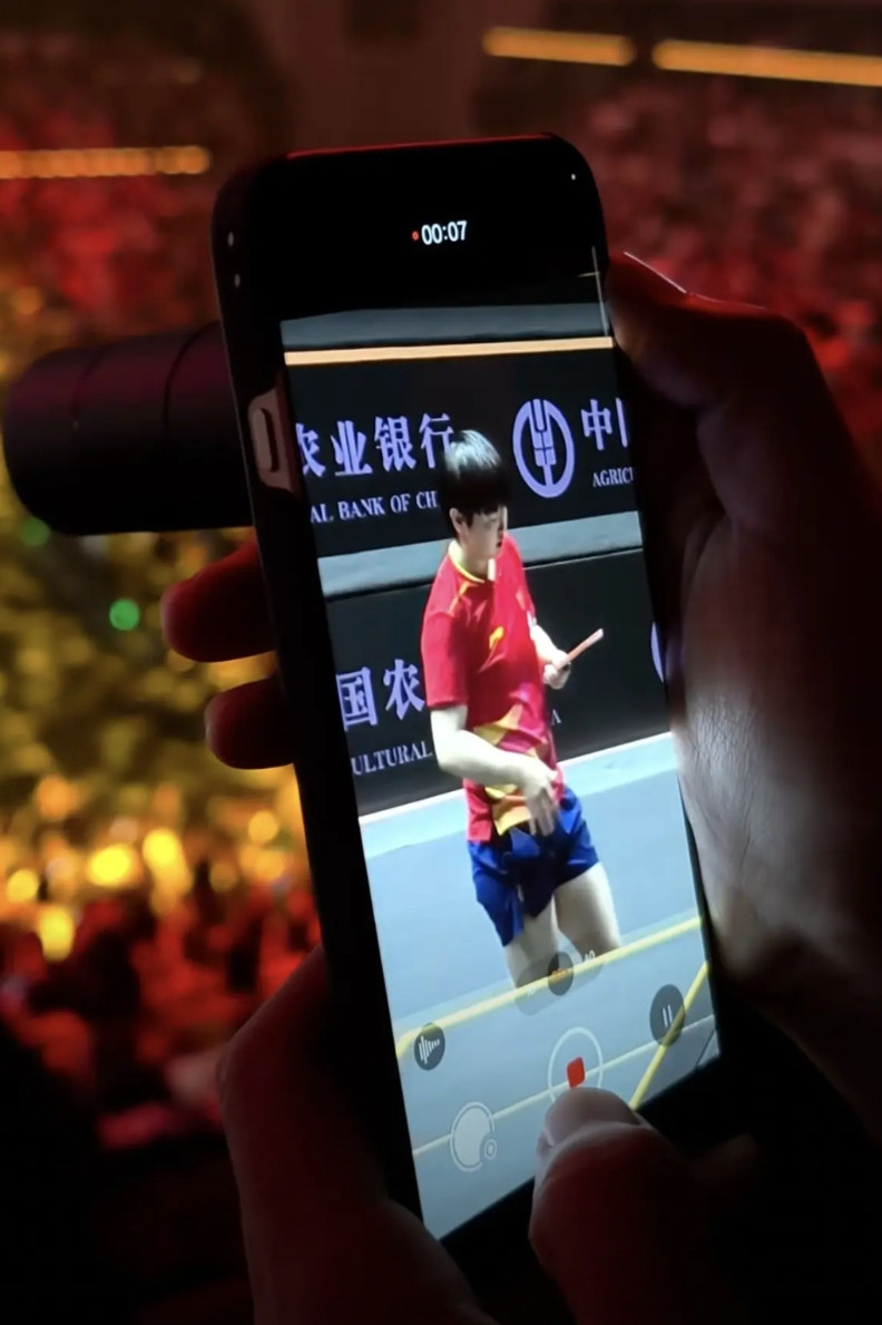 还得是兄弟厂吖！此前vivoX200Ultra推出增距镜头小长炮，随后O
