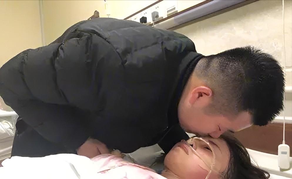 “医院不收我了，你别等我了……”2019年，打工仔王健接到了山区重病女友的电话，