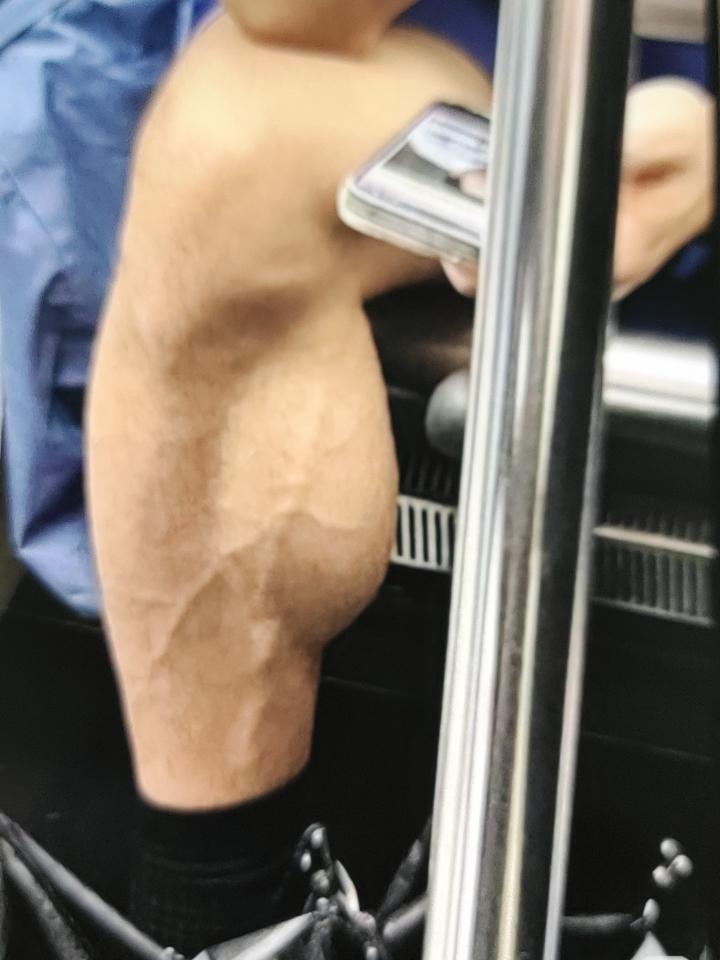 来个健身教练科普一下这样的肌肉真的存在吗健身房男教练健身教练男士教练