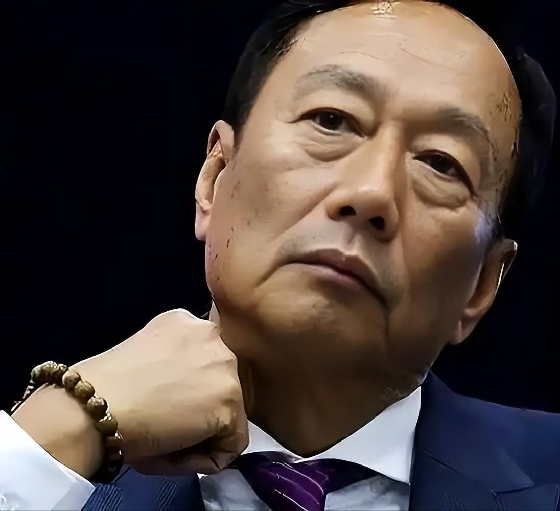 郭台铭有个习惯，坚持了十几年，雷打不动。每晚睡觉前，只要人在家，他一定会在妻子