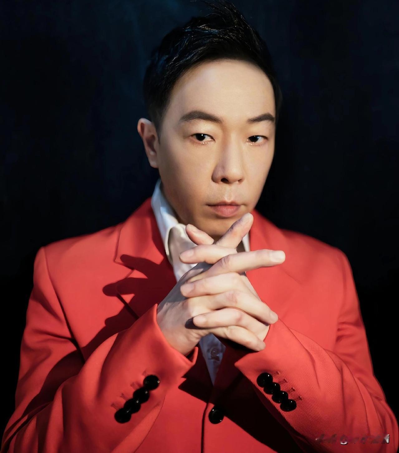 62岁黄贯中，悲痛转发悼念！​​9月4日深夜，歌手黄贯中在微博转发相关悼念动态