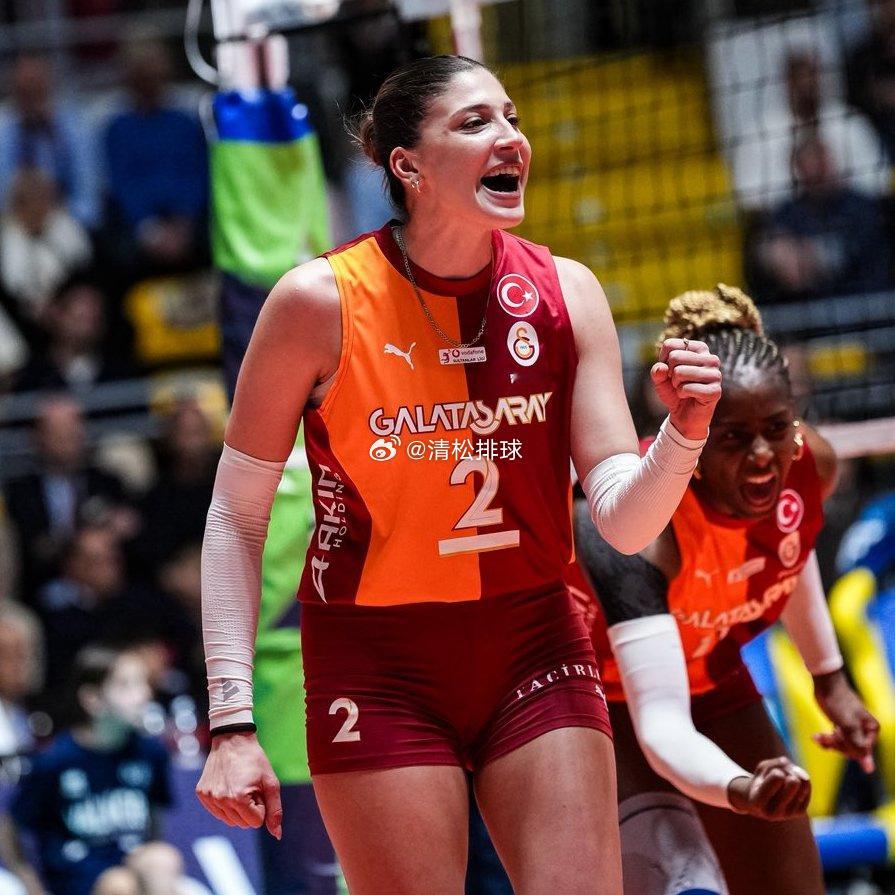 土耳其加拉塔萨雷女排队长伊尔金对王媛媛的评价，同时伊尔金表示王媛媛仍在下赛季的球