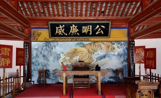 清代“无幕不成衙”：师爷为何能执掌地方衙门实权？清代民间流传的“无幕不成衙”说