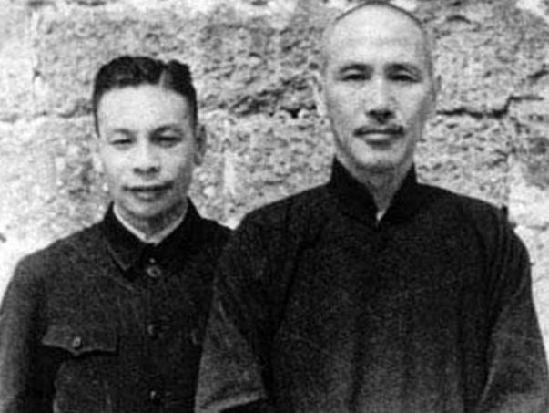 蒋经国为啥没把台湾的权力传给儿子？其实不是不想，而是不能。我们都知道，蒋介石退位