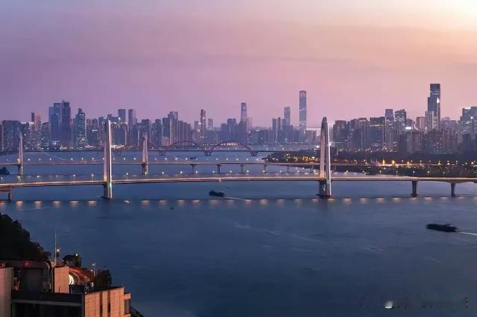 长沙能举办全运会，很多人还觉得合肥也能。毫不夸张的说，合肥办个演唱会都能让城市瘫