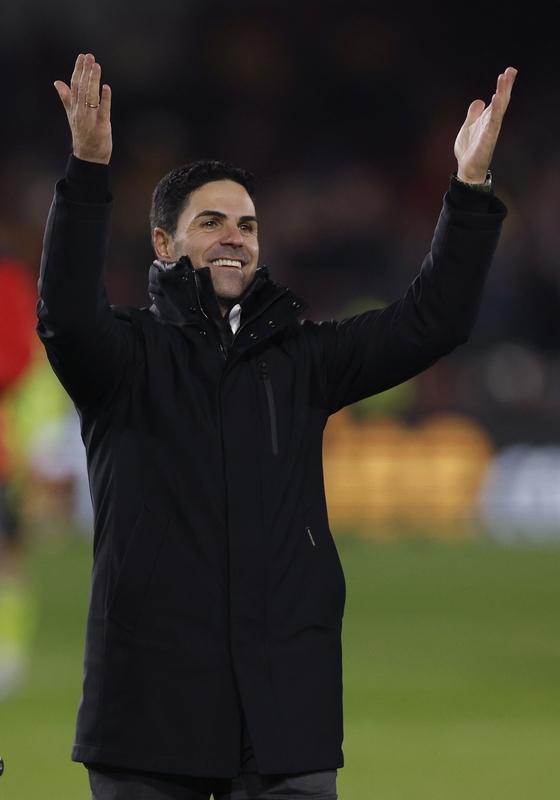 阿森纳最大的短板就是阿尔特塔，他太保守了，跟他的性格有关，他踢球的时候就都是踢安