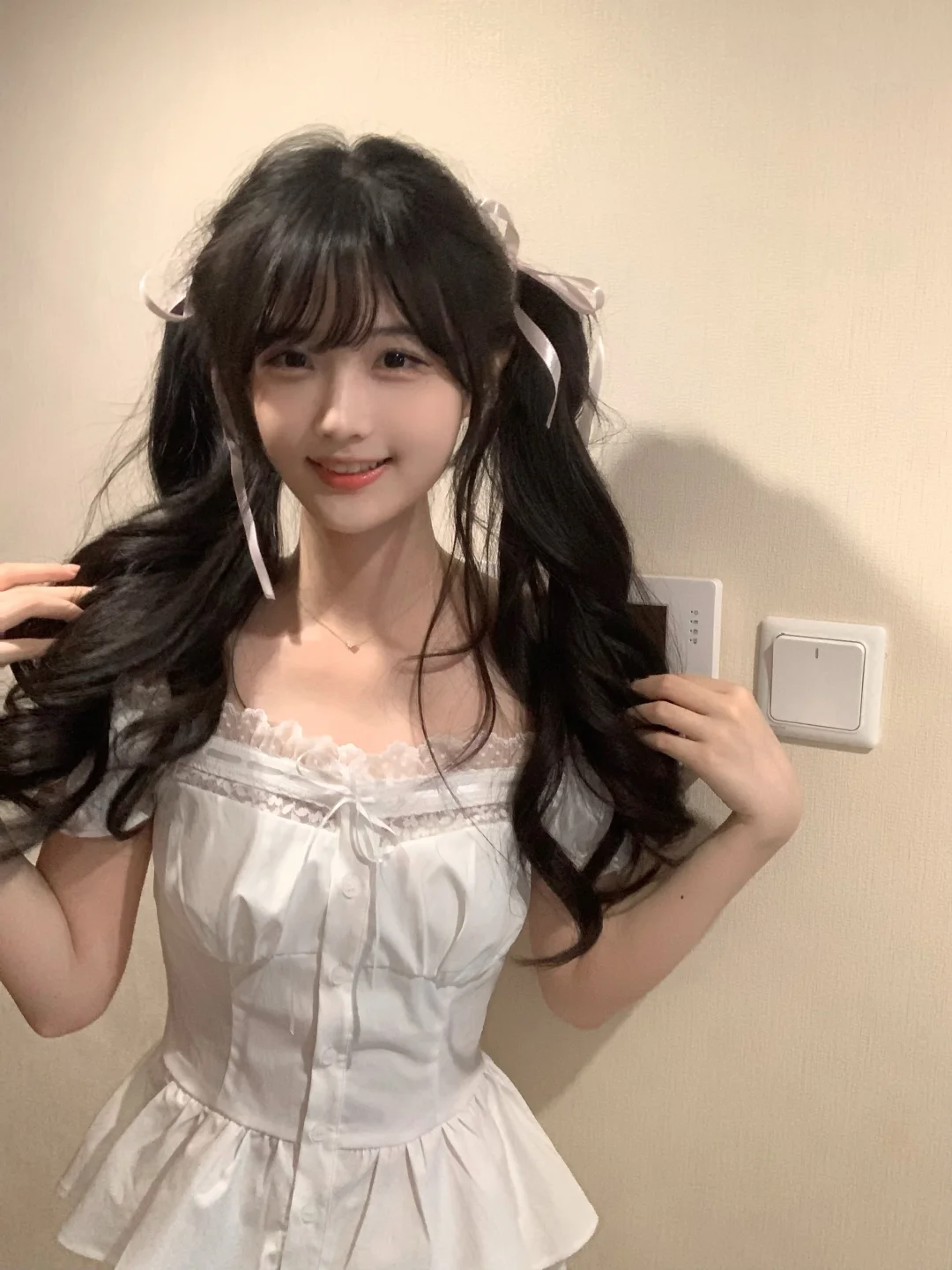 ^>៸៸៸៸<^੭ﾞ