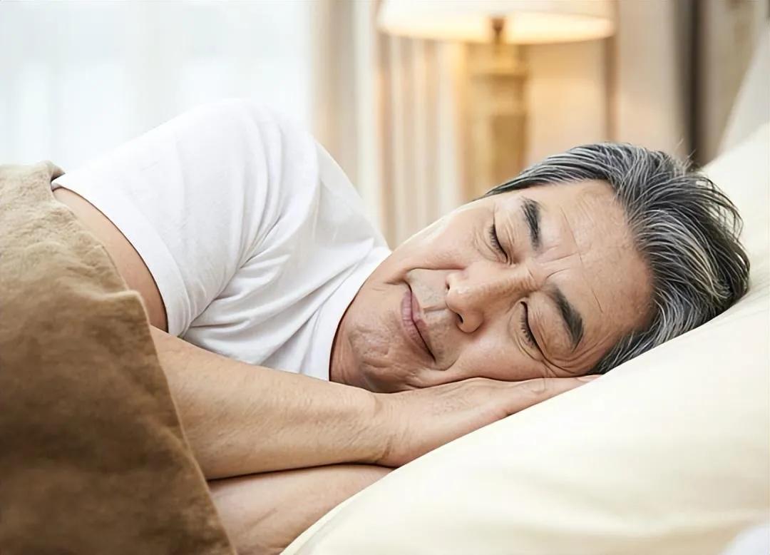 半小时“午睡”被推翻？医生：脑梗人过50岁，午睡要尽量做到3点网传“半小时午