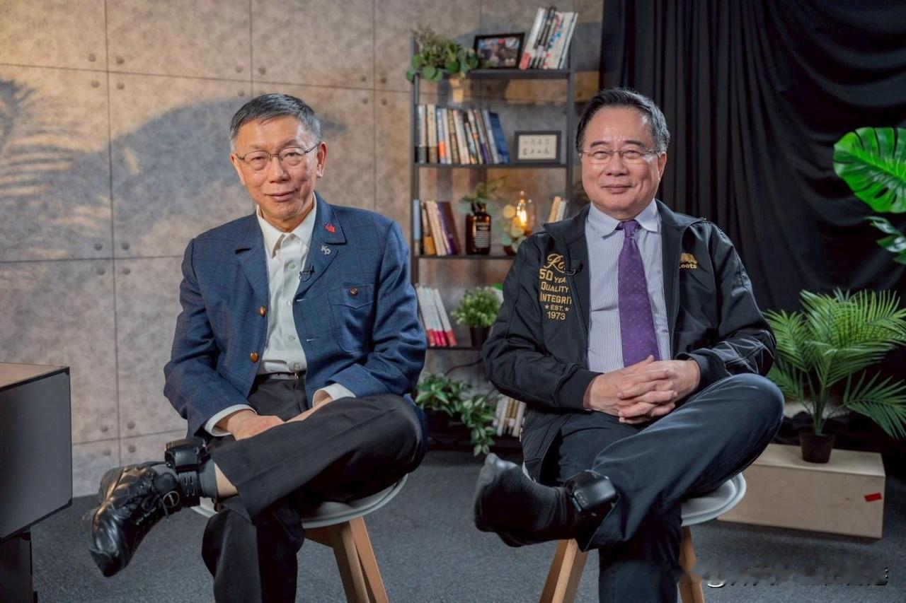 “别忘记了还有一个名嘴在坐牢”！面会30分钟！柯文哲探监蔡正元，许甫曝他头发花白