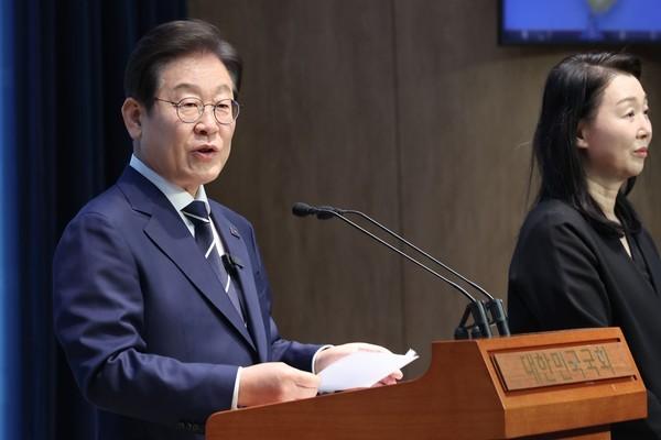尹锡悦搬离青瓦台只是小儿科，李在明颠覆性推动“迁都”10月13日，韩国行政安