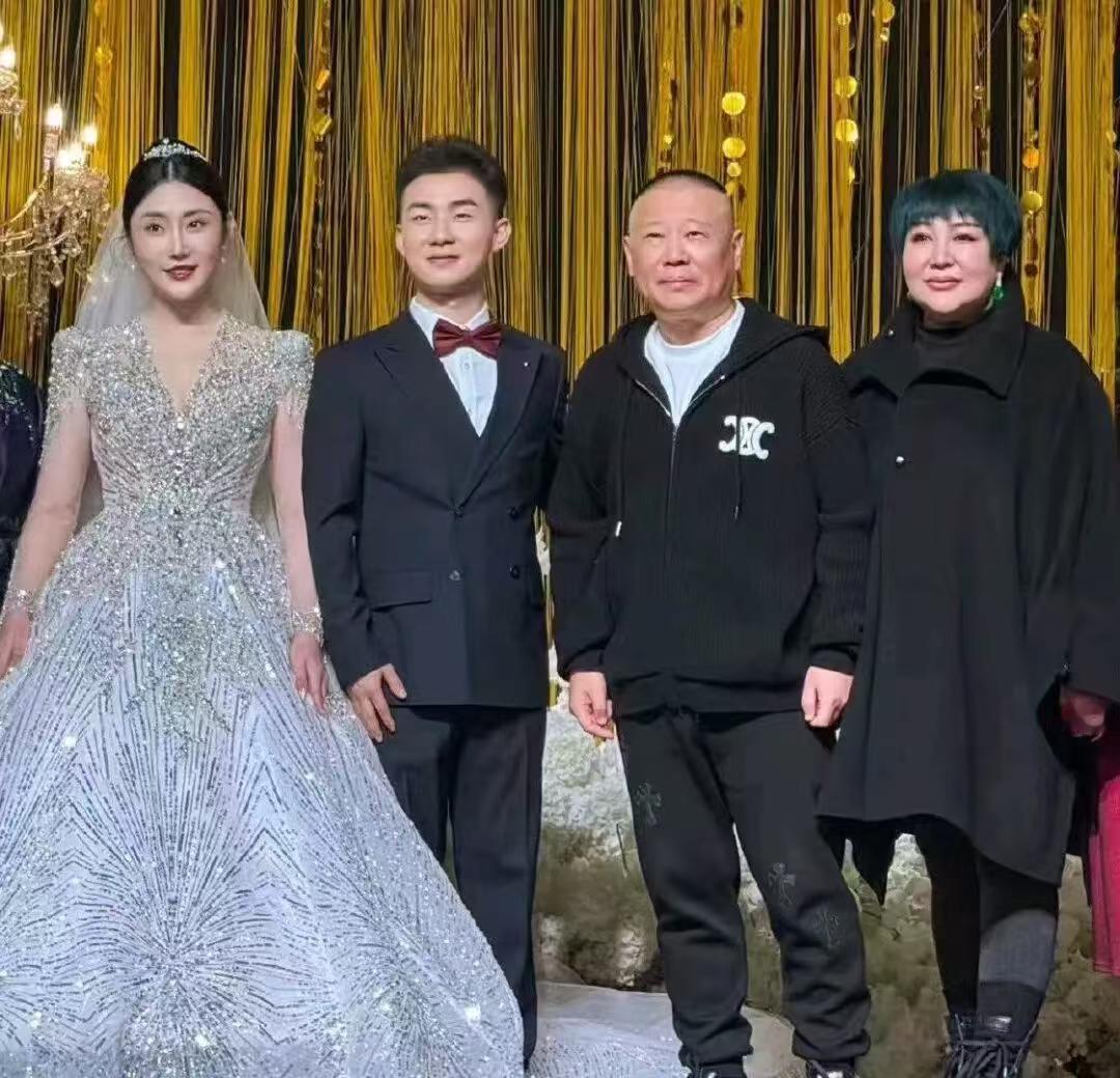 郭麒麟太惨了！刚满30岁就被催婚，郭德纲直言：“你不结婚，爸爸在后台都抬不起头！