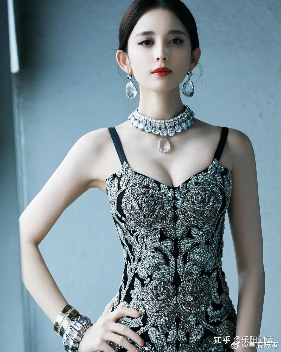 你觉得谁更美？