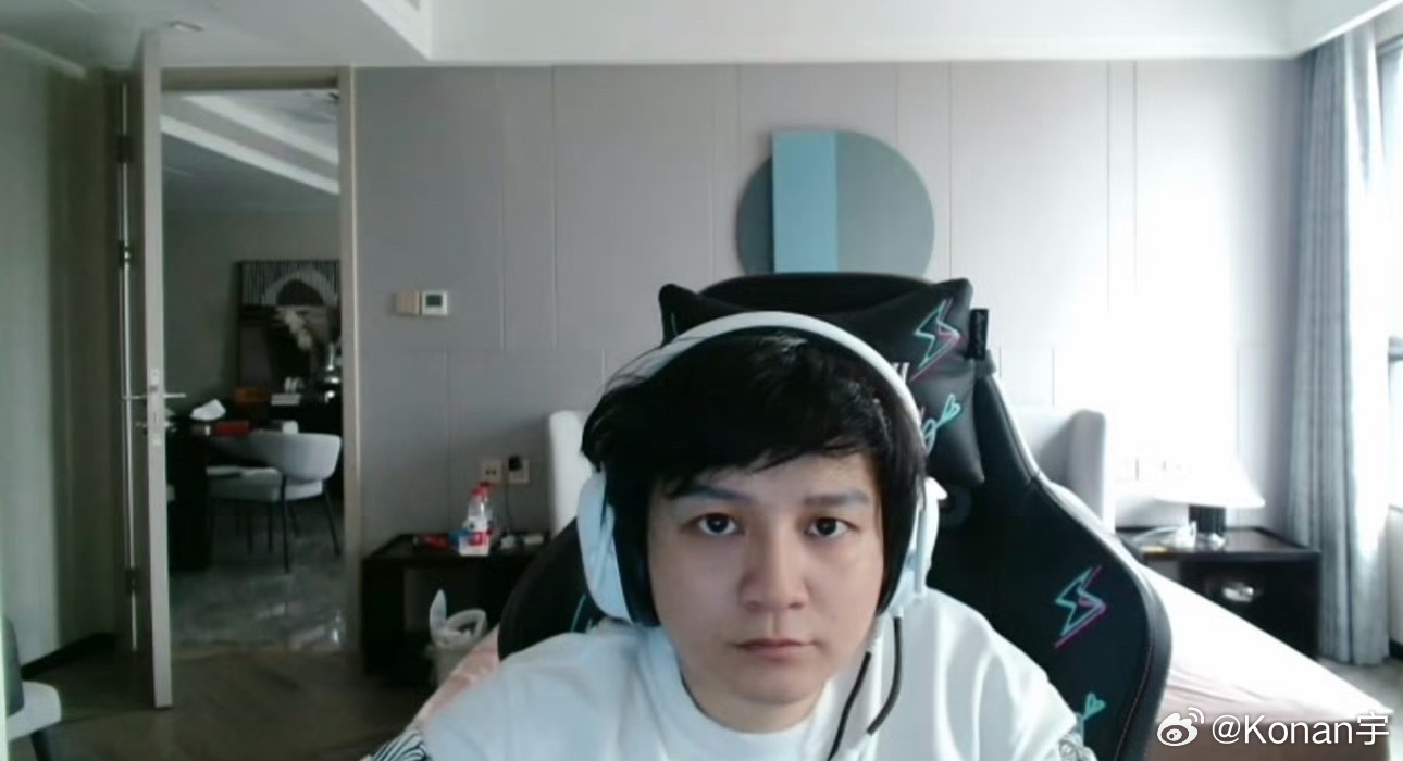 皮鞋抖音首播“没事我现在打dota也不怎么说话，不会被封的。出来创业了啊，现在打