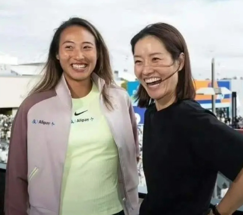 李娜和郑钦文历年法网大满贯成绩！一、李娜2006年，止步32强2007年