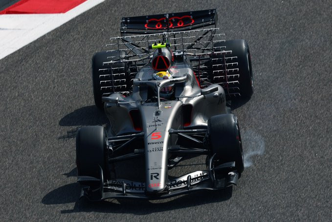 测试下刹车点的极限❎比谁轮胎锁死冒的烟更多✅（bushiF1赛车2026F1季