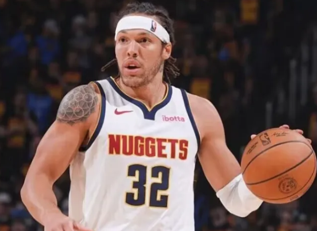 西部还是太惨了，才打两场比赛，一堆伤兵就来了，杰伦威廉姆斯确定一级腿筋拉伤，将缺