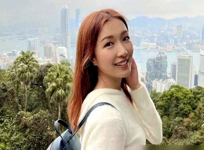 李泽楷前女友郭嘉文，把当年的“爱巢”卖了。九龙塘的顶层复式，带天台游泳池那种