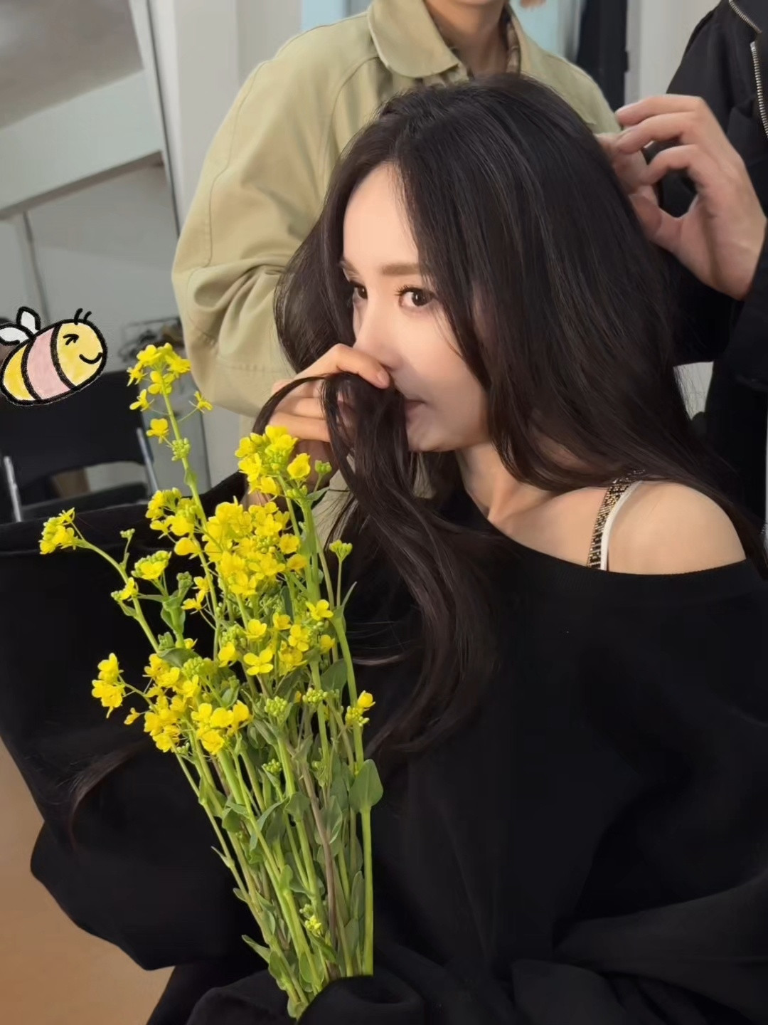 “好香啊～”让我闻闻让我闻闻