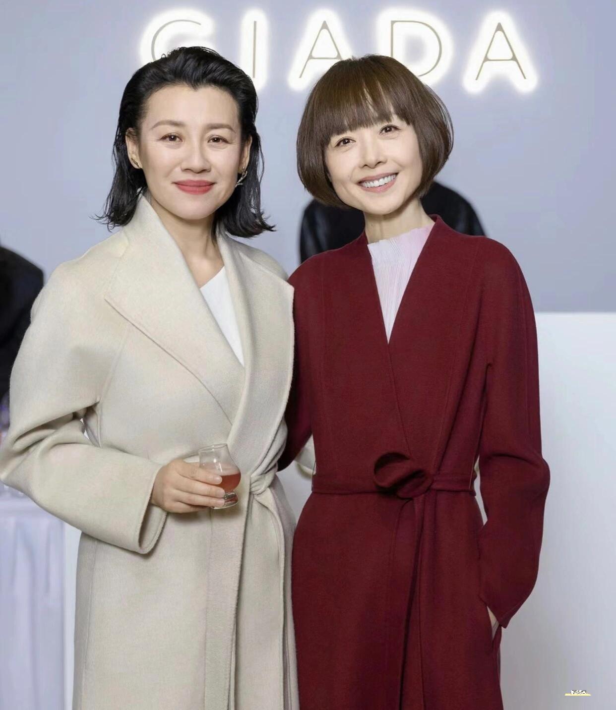 为什么鲁豫的采访技巧很糟糕，但是她就是很火？在B站看过她访谈王健林的，访谈到最