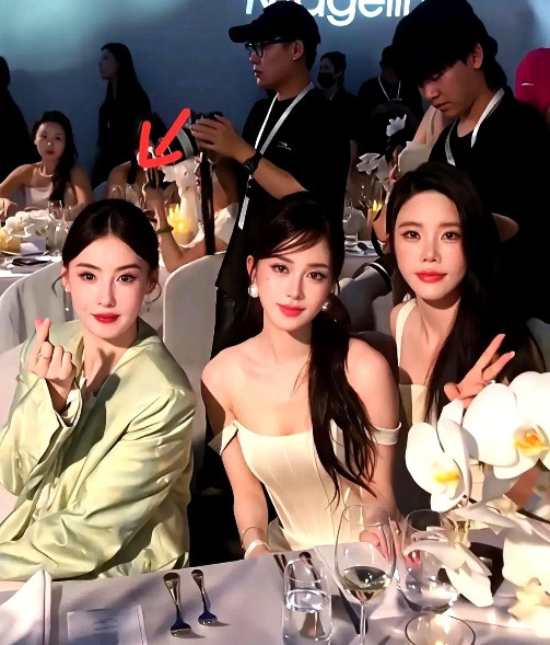 完全没想到，小沈阳女儿也出道了！而且是在韩国！最近，好多明星的子女都出道，进