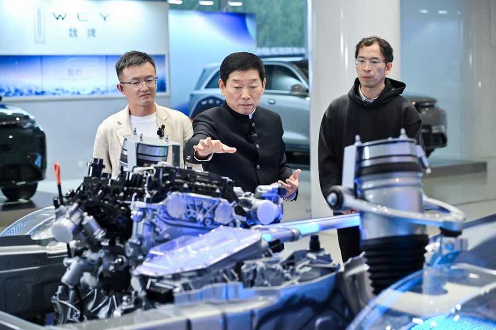 魏牌V9X开启全球预售，预售价格37.18万元起！🔥提供行政加长版、豪华加长版