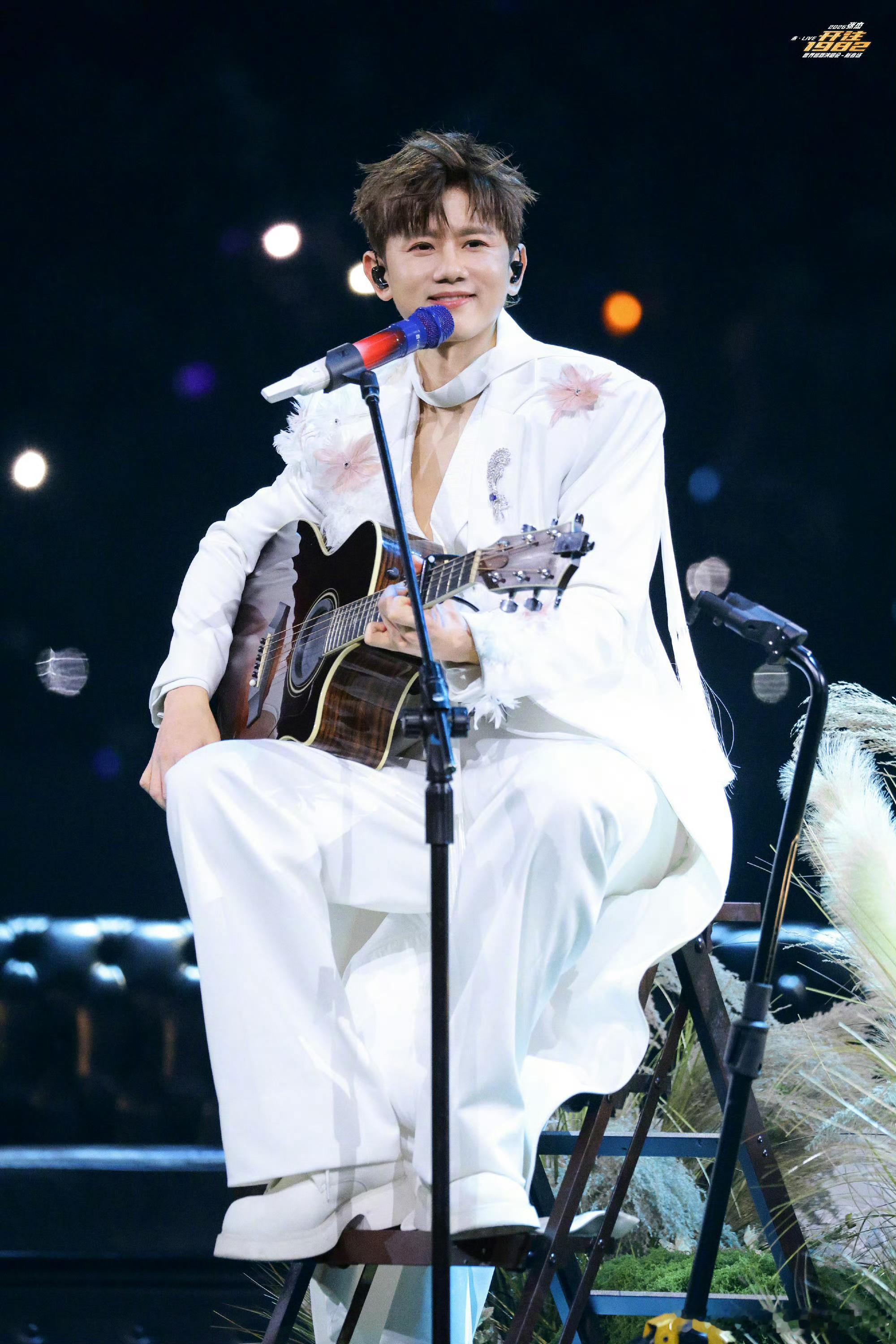 张杰演唱会现场官宣鸟巢怎么感觉每年都在开演唱会