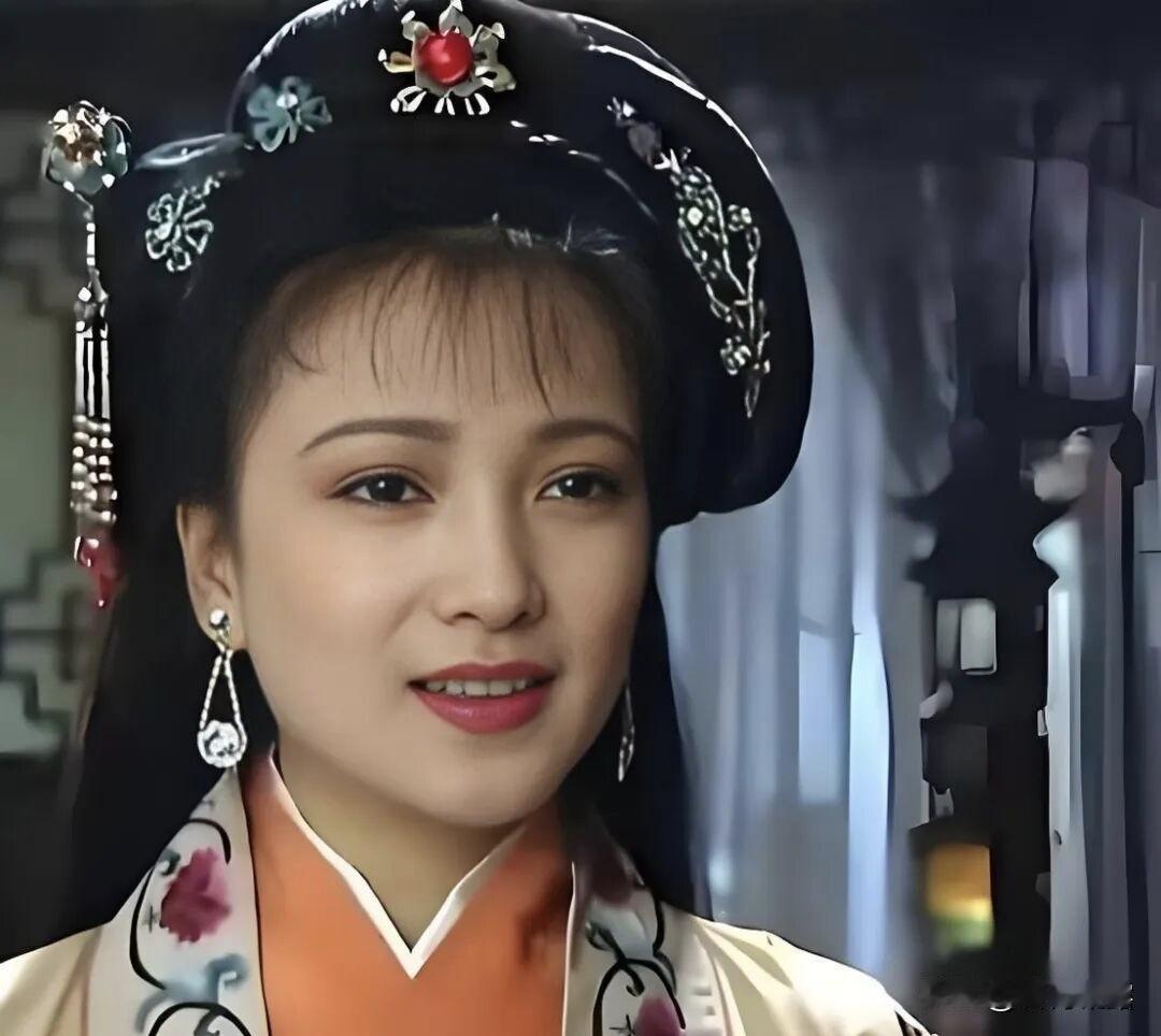 何晴人美丽，很漂亮，是一位很好的演员，她的作品哪一部都演的非常好，是一位倍受观众