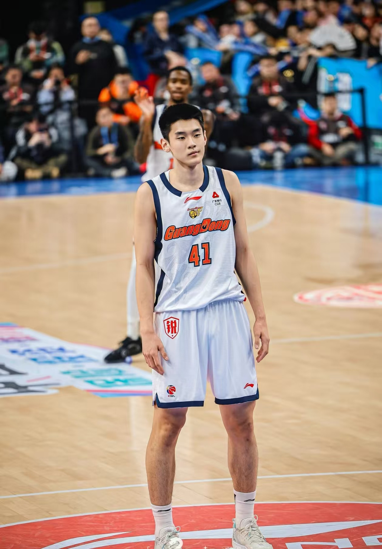 麦考尔43分投进绝平球，王洪泽22+8+4生涯代表作，胡明轩末节救主