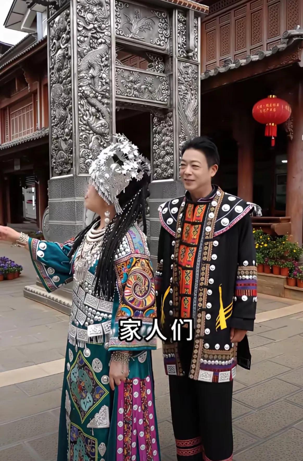 家人们姗姗来了，现在早晨6点，姗姗看到外边下雨了，今天说说说呢，还得说说木些人