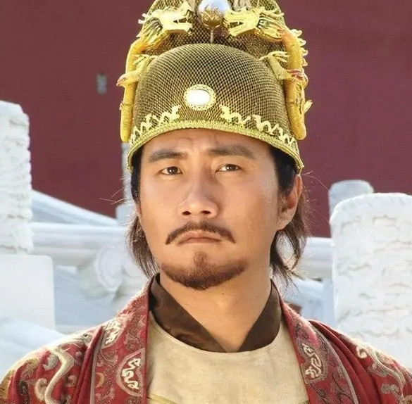 1363年，大将谢再兴被朱元璋骂了个狗血淋头，他垂头丧气地回到府中，却看见有两