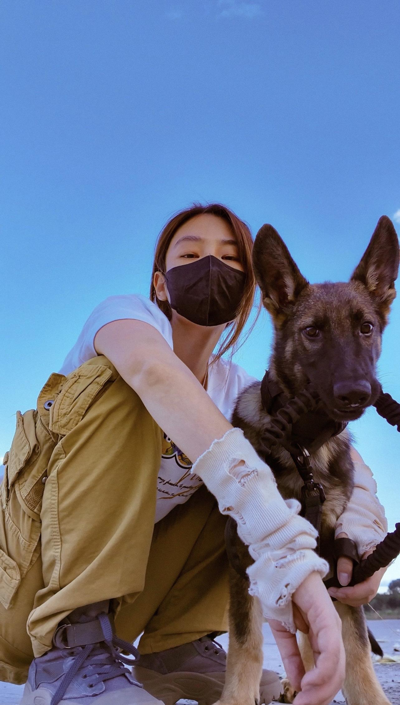 那我带你逃跑吧。