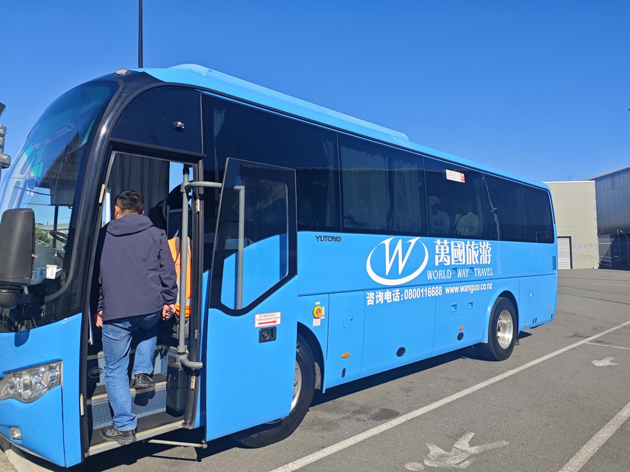 夜宿奥马鲁我们的旅行社是“万国旅游”，导游是一位从沈阳来到新西兰20多年的八