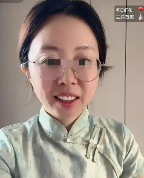 田静今天又自夸了，说我这个人从小就勤快，而且从来不睡懒觉，这不现在趁着他们还睡觉