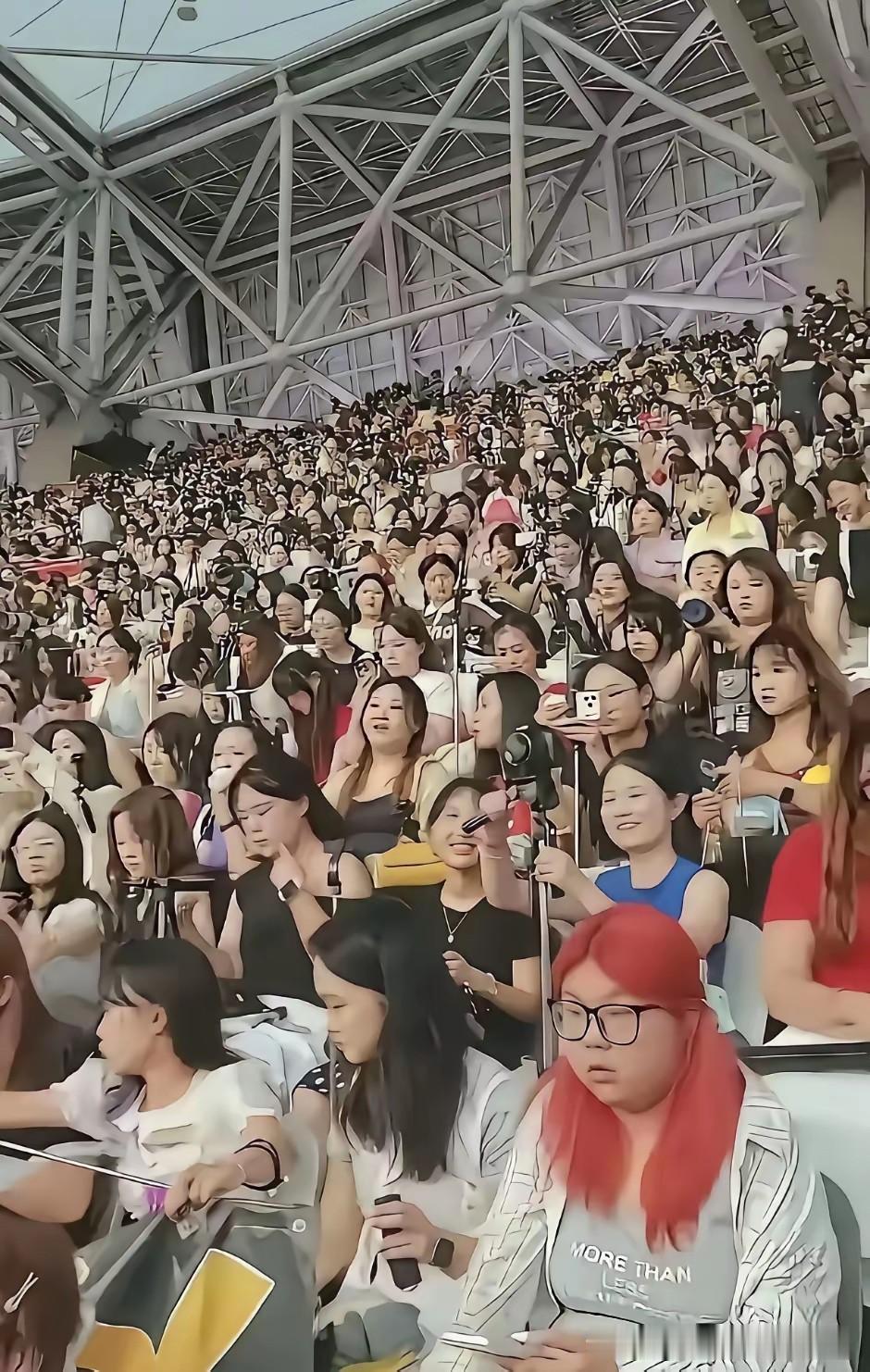 5万人的演唱会，撕开了“富养女”最残酷的真相五万个座位，座无虚席。清一色的
