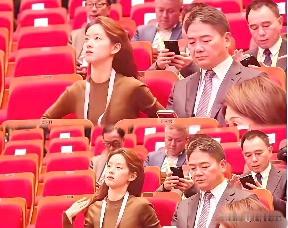 奶茶妹妹这是生气了?就算是霸总也一样要哄老婆奶茶妹妹以前都是以温柔甜美的小迷