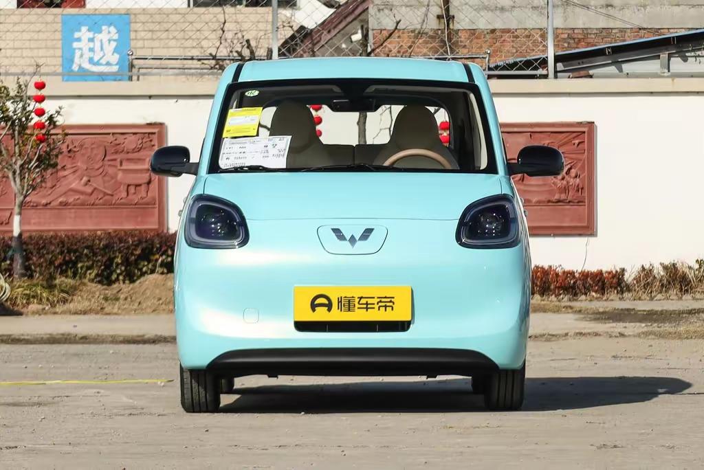 各位车友好！工信部那批新车申报图里，新款五菱宏光MINIEV的图算是热度最高的之