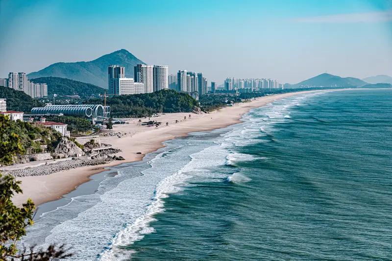 今年第18号台风“桦加沙”的中心已于24日17时前后在广东省阳江市海陵岛沿海登陆