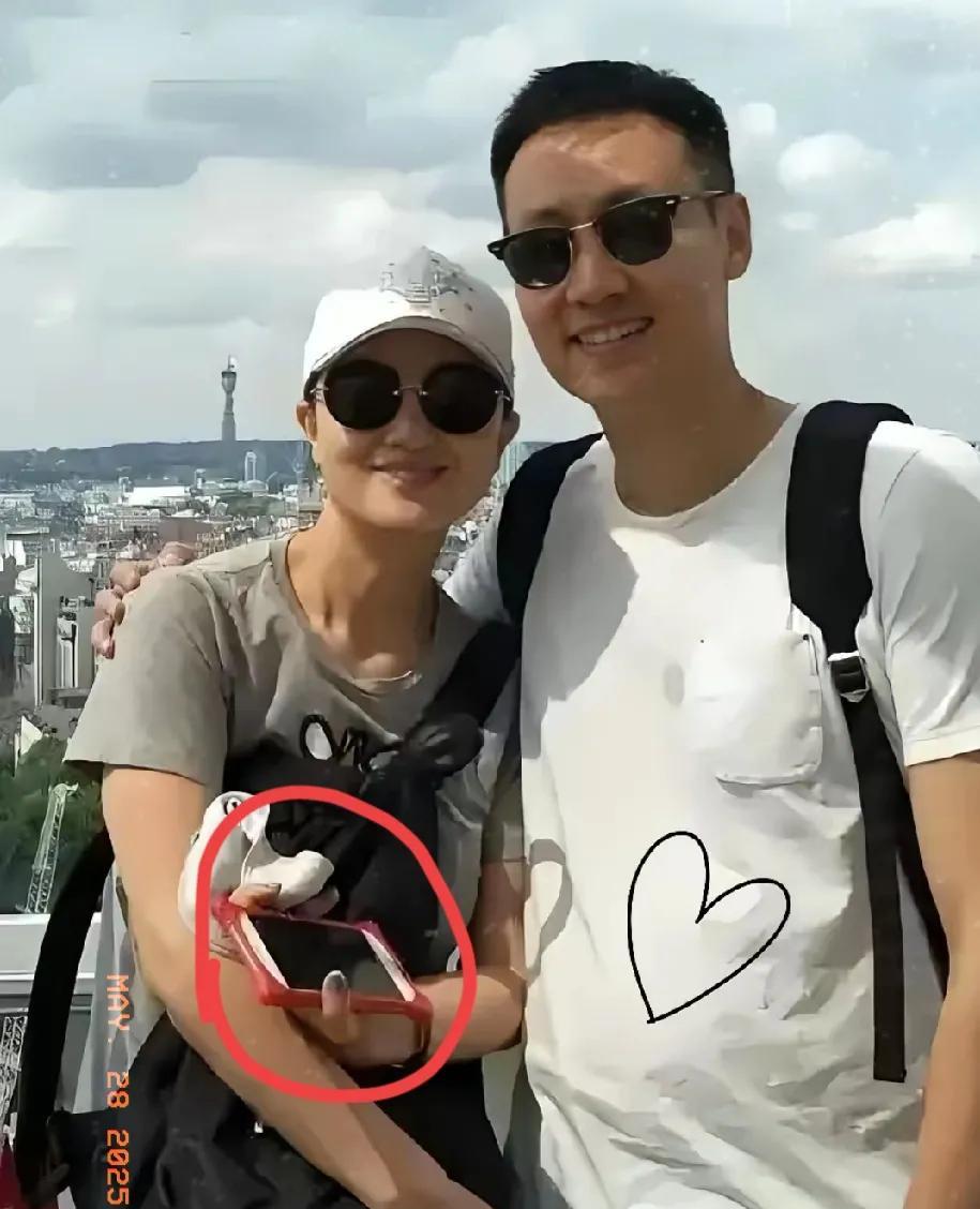 一了解辛柏青就明白，他堪称好男人典范！朱军问朱媛媛家里谁管钱，她一句“数学