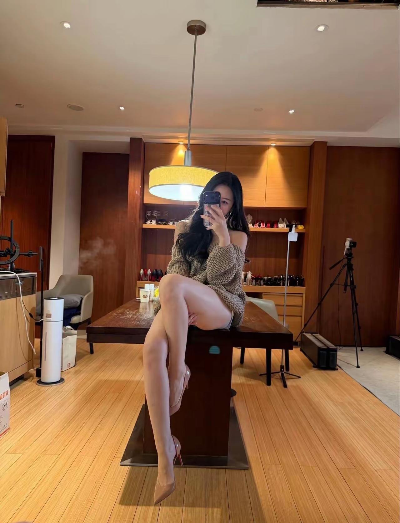 狮子座♌️1月24日至1月31日运势投桃报李，如虎添翼。命星相继与水、冥两