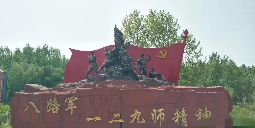 八路军的三个主力师中，129师的班底主要是红四方面军，为什么不让四方面军的总指挥