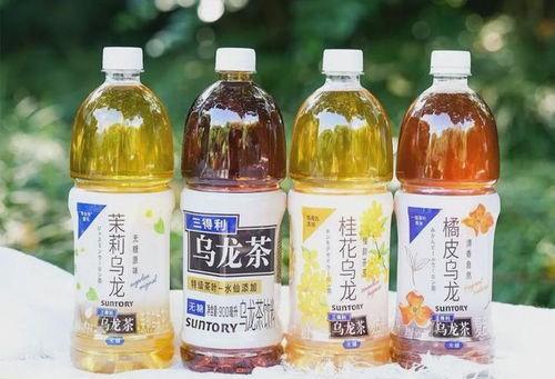三得利灌装无糖茶一年的营业额在千亿以上，尤其是在华夏文化元素的加持下，赚得是钵满
